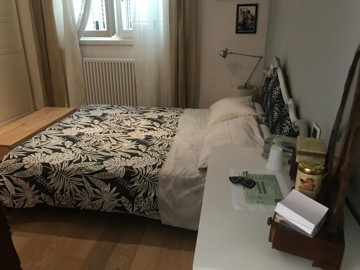 Camera Con Bagno Privato E Parcheggio Lucca Eksteriør billede