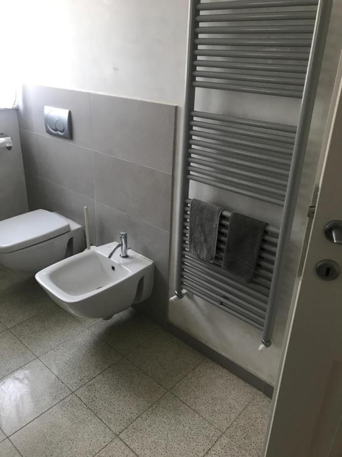 Camera Con Bagno Privato E Parcheggio Lucca Eksteriør billede