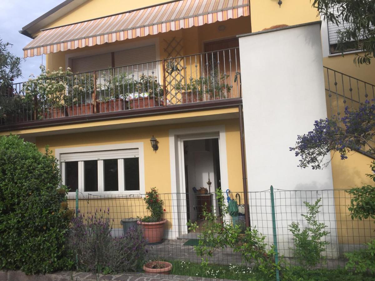 Camera Con Bagno Privato E Parcheggio Lucca Eksteriør billede